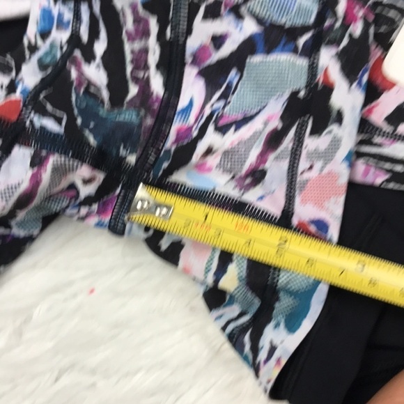 NWT Lululemon Break Free Tight Culture Clash Short - Picture 3 of 9